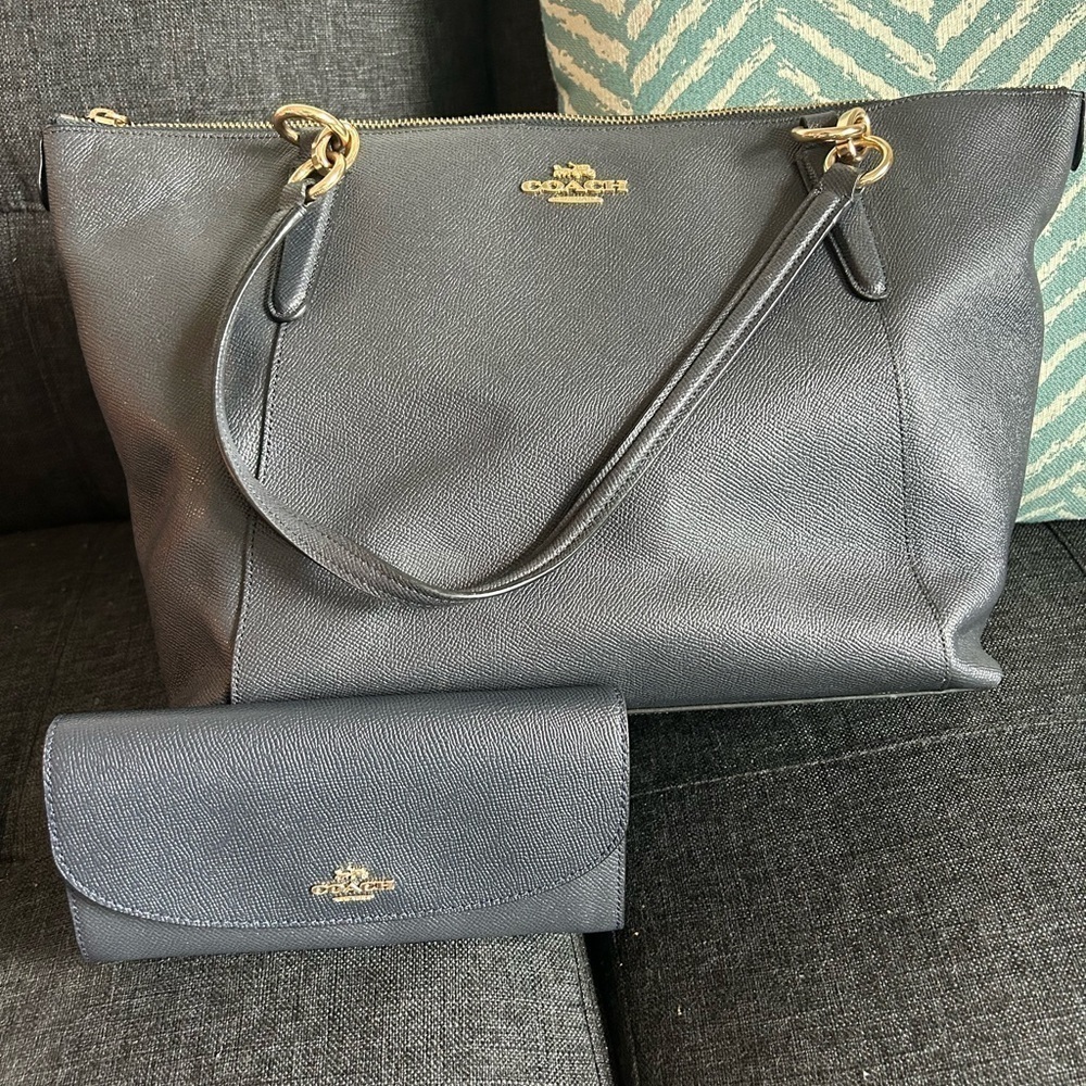 COACH zip top leather saffiano purse and wallet SET!